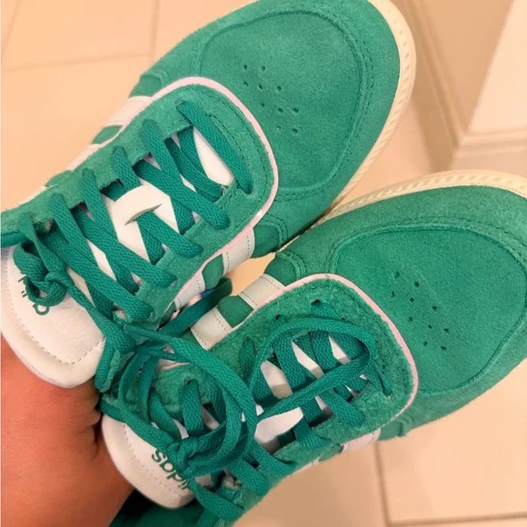 Set of 2 Adidas Women’s Blue and Teal Sneakers - Picture 4 of 10